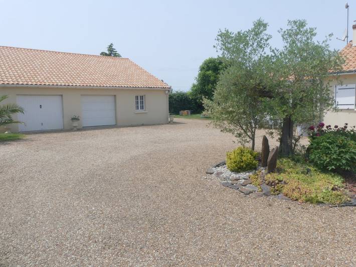 Gîte pour 14 personnes, avec terrasse et jardin, animaux acceptés dans Maine-et-Loire - 3