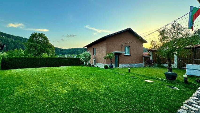 Villa für 9 Personen, mit Ausblick und Garten sowie Sauna, mit Haustier in Bulgarien