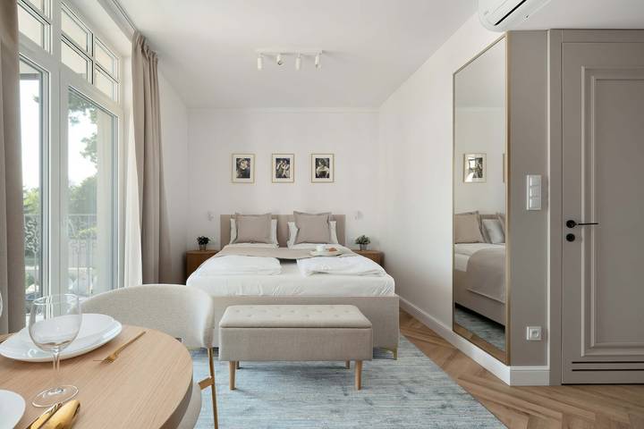 Ganze Ferienwohnung, Elegant Studio with a Balcony | Near the Spa Park in Ciechocinek, Kujawien-Pommern