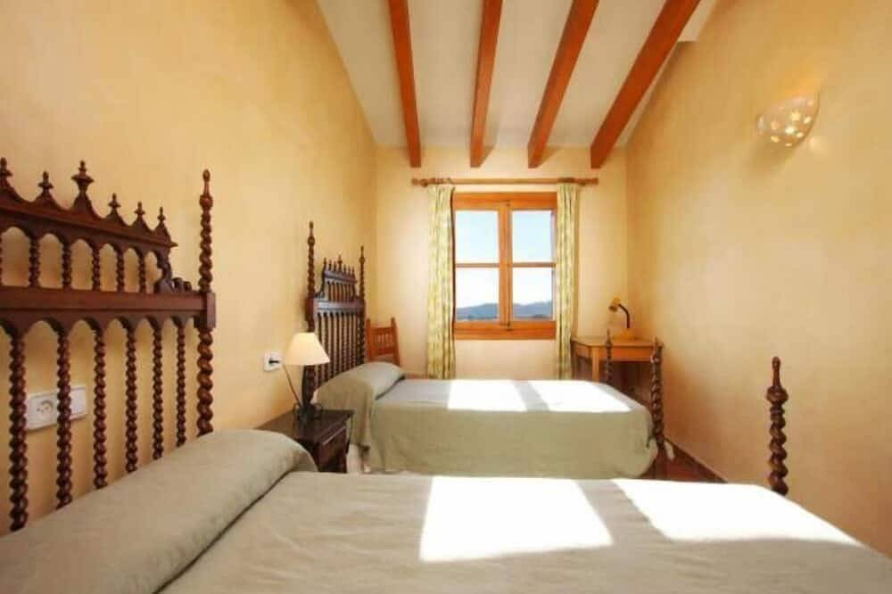 Casa Rural Ideal Para Familias Con Piscina Privada, Barbacoa Y Wifi in Selva (Mallorca), Interior de Mallorca