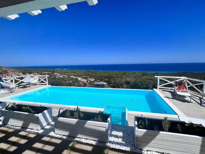 Villa pour 8 personnes, avec Terrasse et Jardin ainsi que Piscine et Vue dans Eden Rock