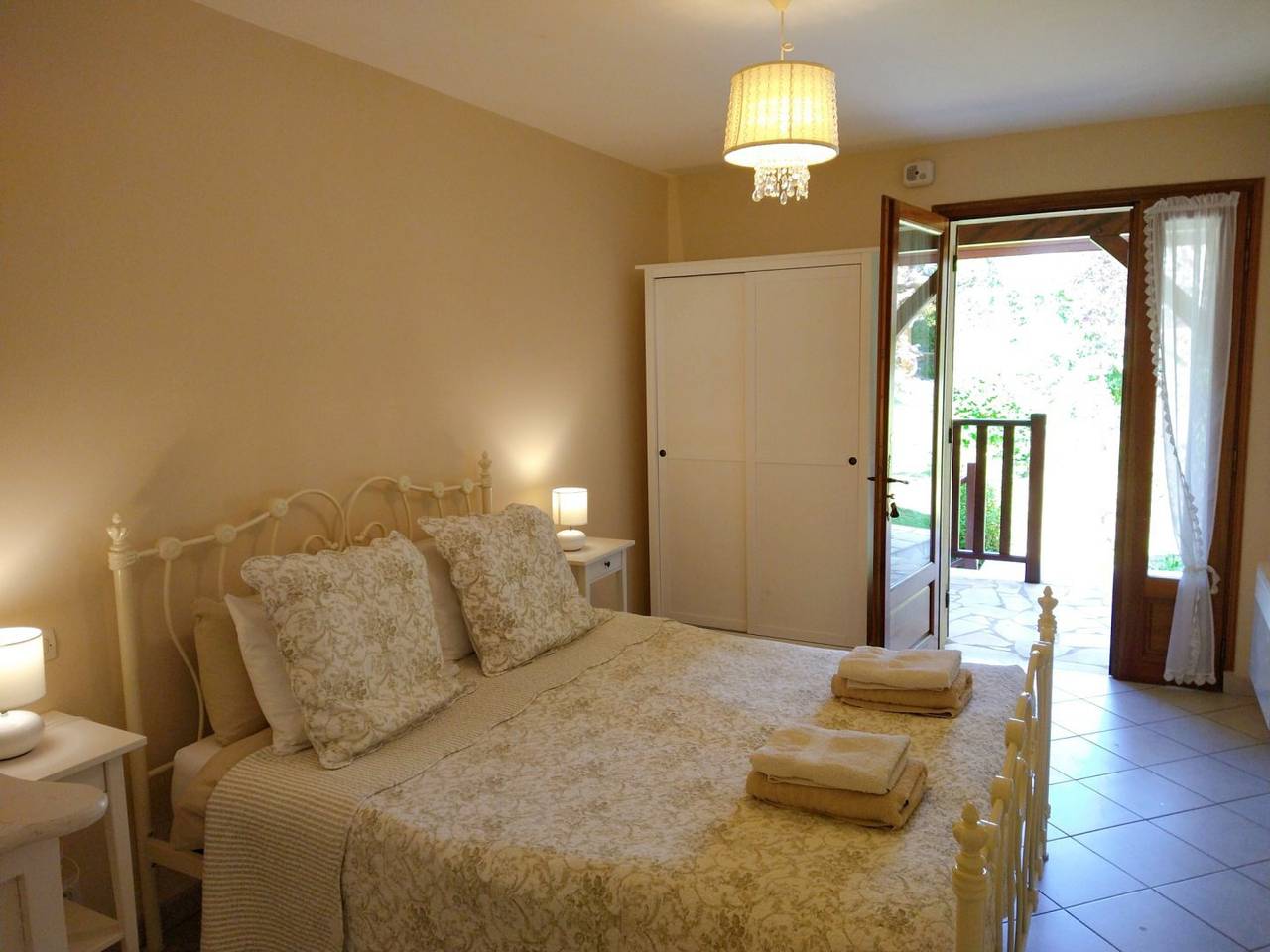La Colline - petit déjeuner compris - Chambre 3 - double in Sarlat-la-Canéda, Périgord Noir