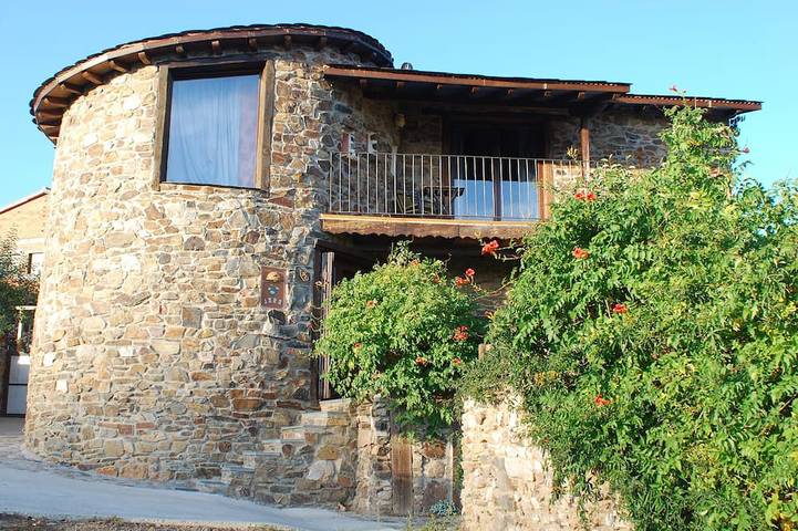 Maison de vacances pour 2 personnes, avec balcon ainsi que piscine et jardin, animaux acceptés dans Province de Salamanque