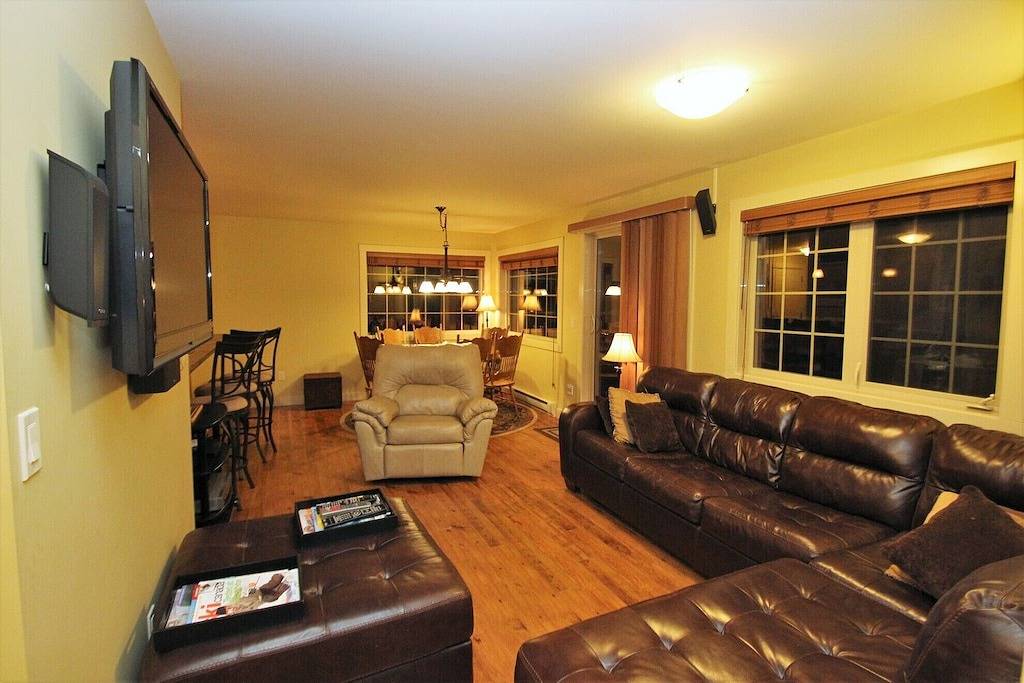 Ganze Wohnung, Spektakuläre Dachgeschoss 2 Br W / Whirlpool und Panoramablick in Kicking Horse