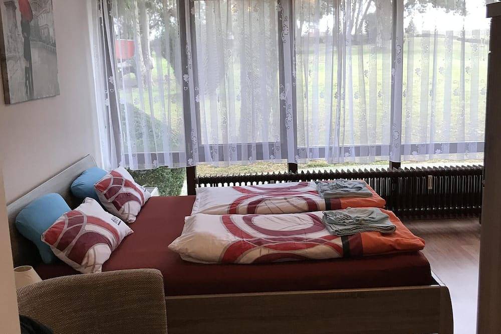 Ganze Wohnung, Ferienwohnung Insel Reichenau mit Pool in Reichenau, Untersee