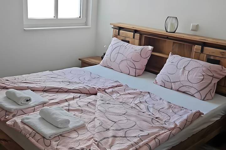 Apartment 'Ostseeblick Glowe' with Sea View, Private Garden, and Wi-Fi