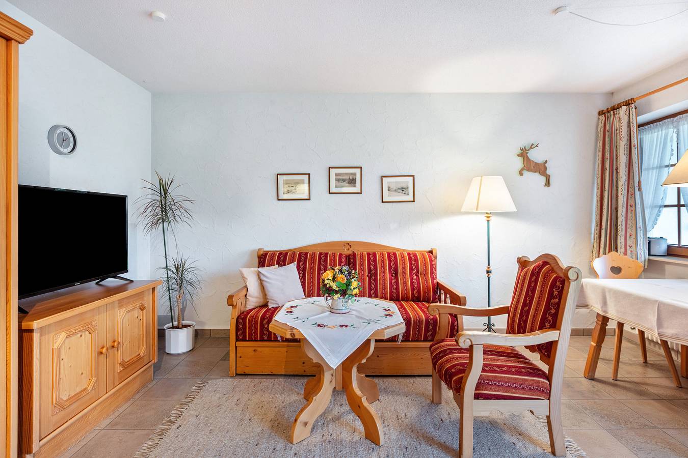 Ganze Wohnung, Ferienwohnung 'Typ B Wohnung 2' mit Bergblick, Gemeinschaftsterrasse und Wi-Fi in Suedlicher Schwarzwald, Feldberg