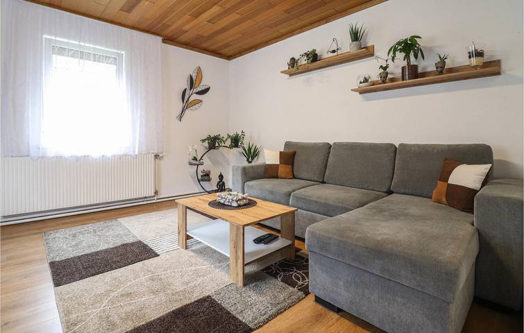 Ganze Ferienwohnung, Charmante 80 m² große Wohnung mit Terrasse, WLAN und Parkplatz in der Nähe des Stadtzentrums von Loich in Loich, Mostviertel