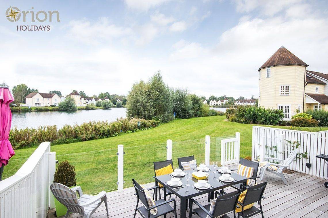 Windrush Lake 88, Waterside in Gloucestershire