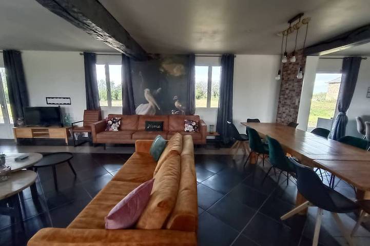 Location de vacances pour 20 personnes, avec jardin et terrasse, animaux acceptés à Margueray