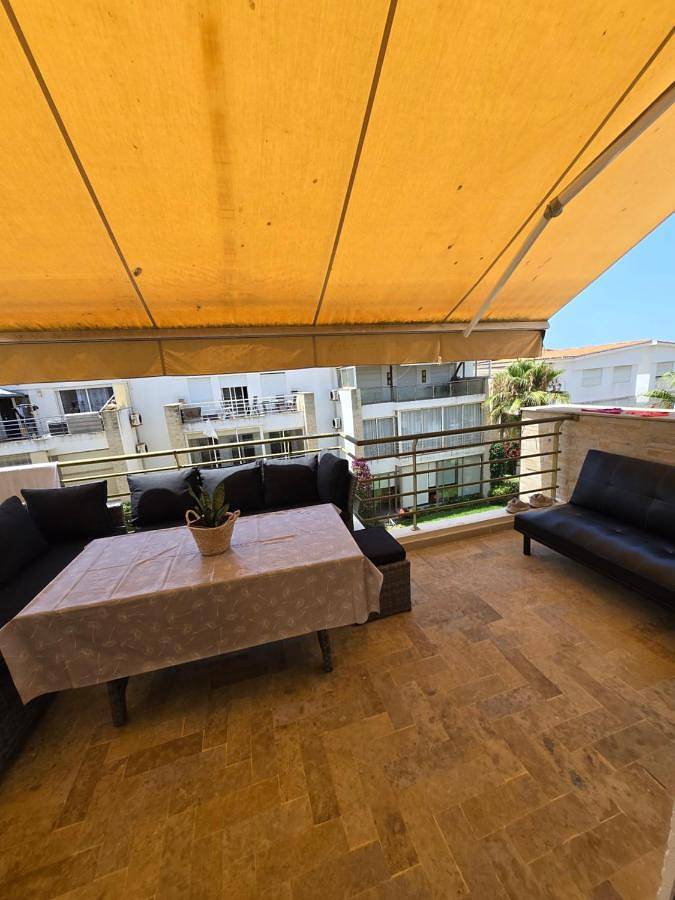 Appartement de vacances pour 5 personnes, avec piscine ainsi que terrasse et vue, animaux acceptés