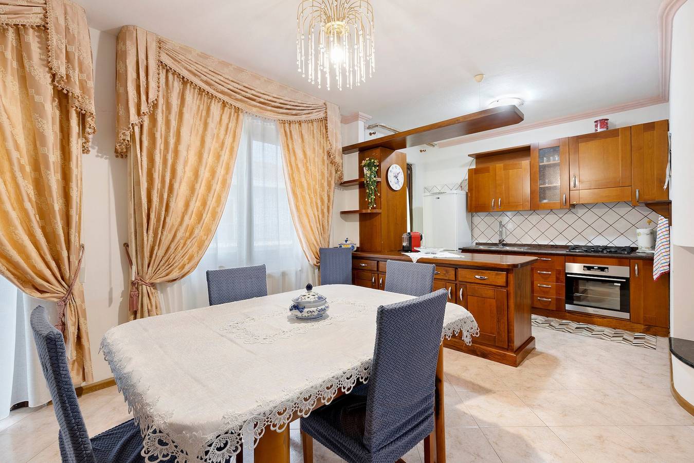 Entire apartment, Apartment 'Casa Vacanze Laila' with Wi-Fi and Air Conditioning in Cabras, Stagno di Càbras