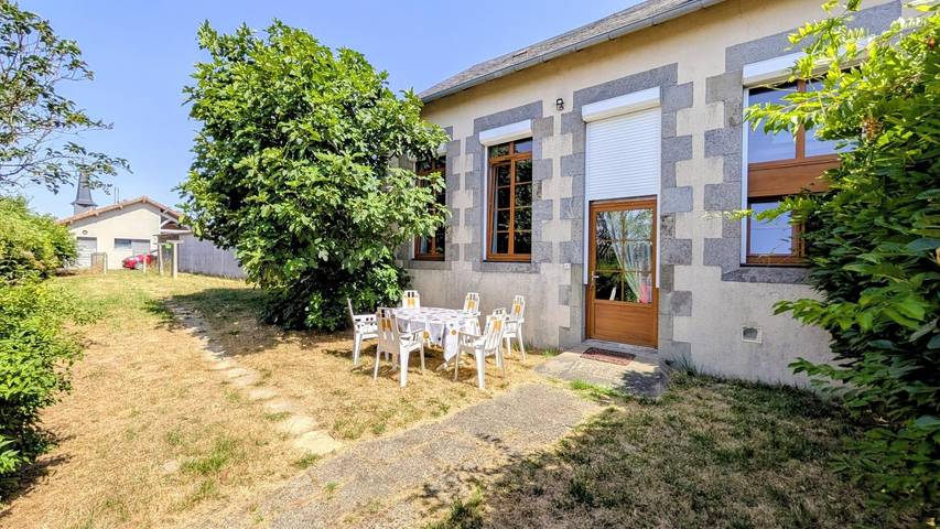 Gîte pour 6 personnes, avec Jardin à Oradour-Saint-Genest