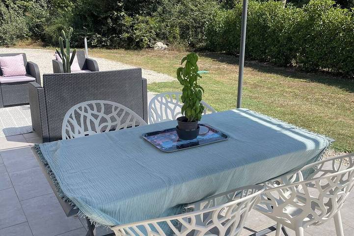Maison de vacances pour 4 personnes, avec Jacuzzi ainsi que Terrasse et Jardin