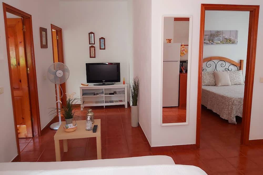 Entire apartment, Isabel (upper floor) wonderful views of the sea and the mountains in Alojera, Vallehermoso