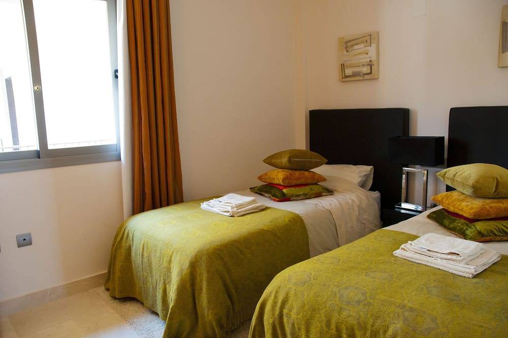 Apartamento entero, Elegante ático - perfectamente situado entre Estepona y Marbella in La Resina, Estepona