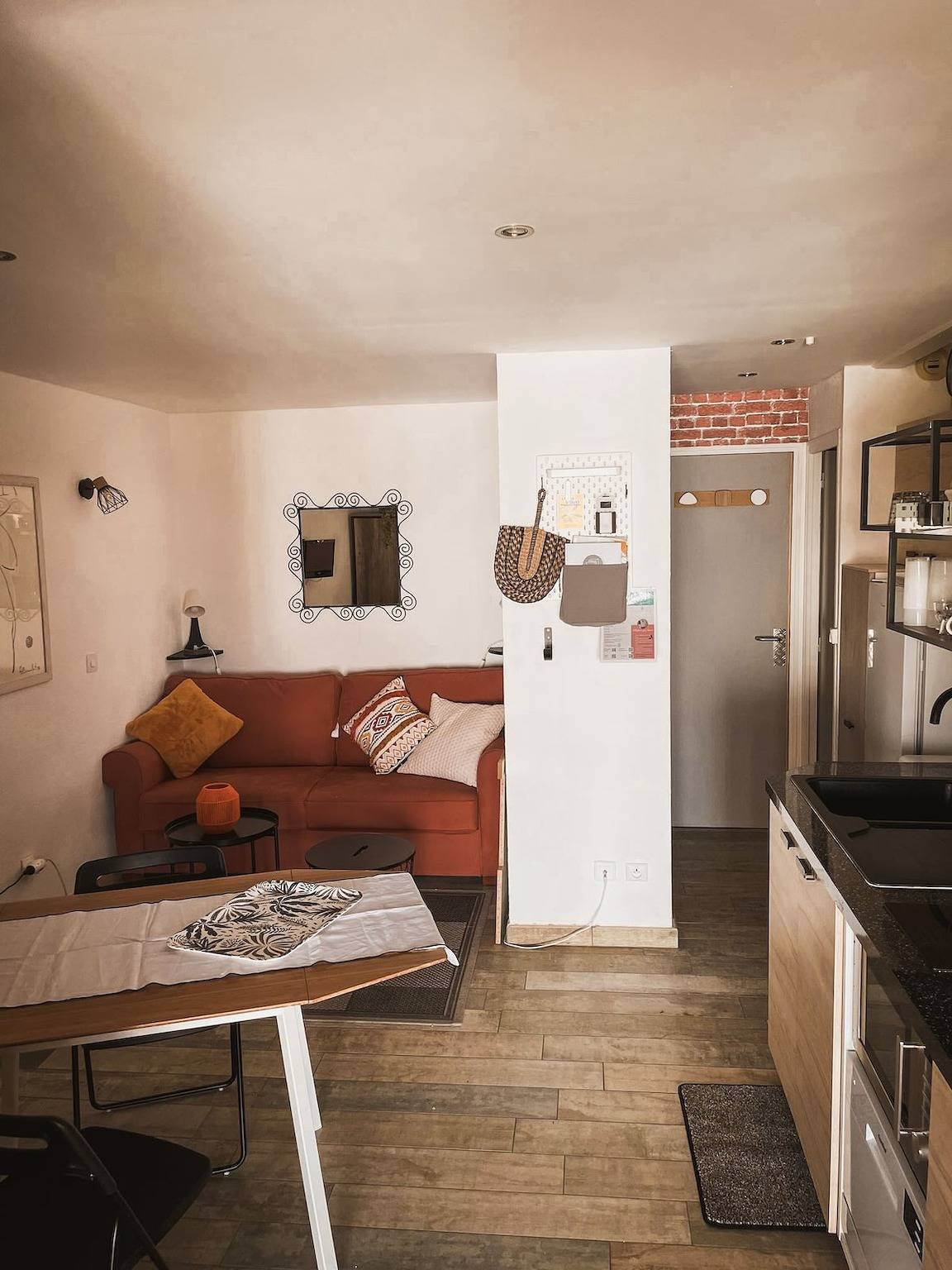 Ganze Wohnung, Ferienwohnung für 2 Personen mit Terrasse in La Bergerie, Hyeres