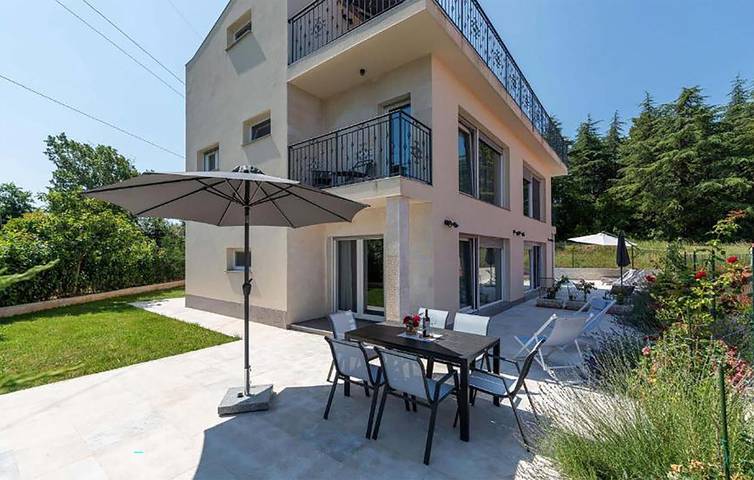 Ferienhaus für 8 Personen, mit Pool und Terrasse - 1