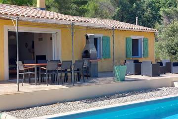 Gîte pour 6 personnes, avec jardin à Baudinard-sur-Verdon
