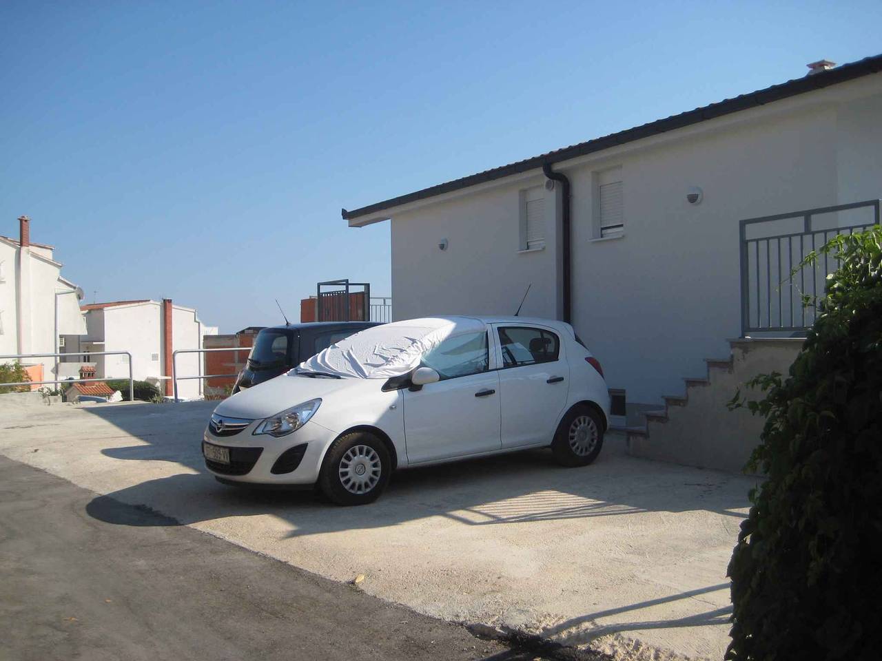 Geheel vakantieappartement, Vakantiewoning 80 m van het strand in Okrug Gornji, Čiovo