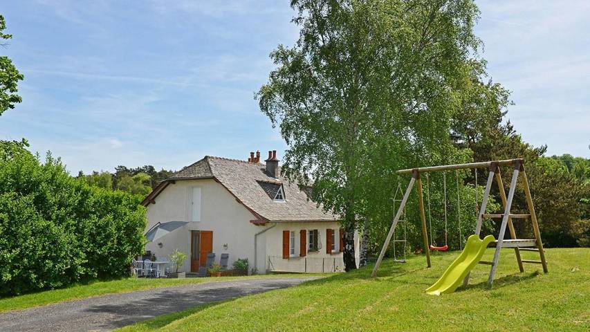 Location de vacances pour 6 personnes, avec terrasse et jardin, animaux acceptés à Entraygues-sur-Truyère - 2