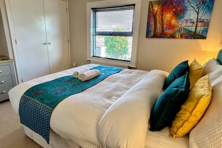 Holiday apartment for 6 people, child-friendly in Bedford