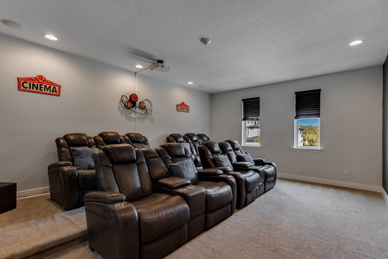 Villa with Private Pool - Home Gym - Home Theatre in Reunion Resort, Four Corners