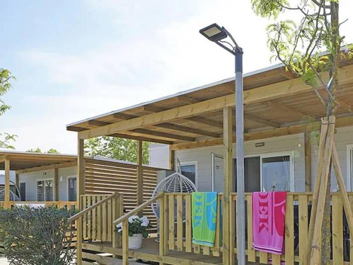 Camping per 6 persone, con Piscina per bambini a Peschiera del Garda