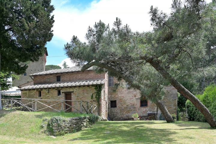 Villa storica con vista sul Lago Trasimeno in Paciano, Perugia e dintorni