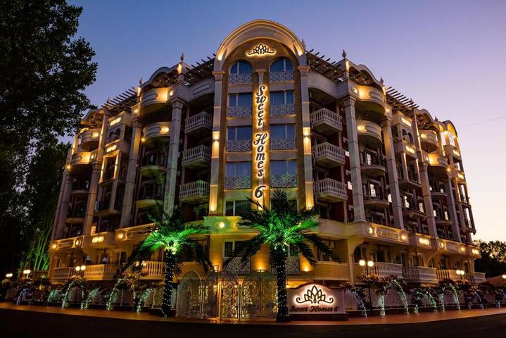 Ferielejlighed for 2 personer, med have og udsigt samt pool, børnevenlig i Sunny Beach