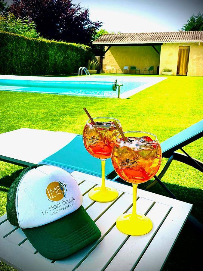 Hôtel pour 2 personnes, avec piscine ainsi que jardin et vue à Quincié-en-Beaujolais - 4