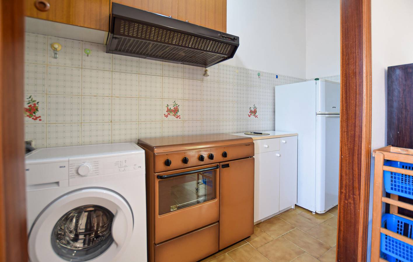 Apartamento vacacional entero, Encantador apartamento en planta alta con aparcamiento y WiFi, a 900 m de la playa. in Casal Velino, Cilento Coast