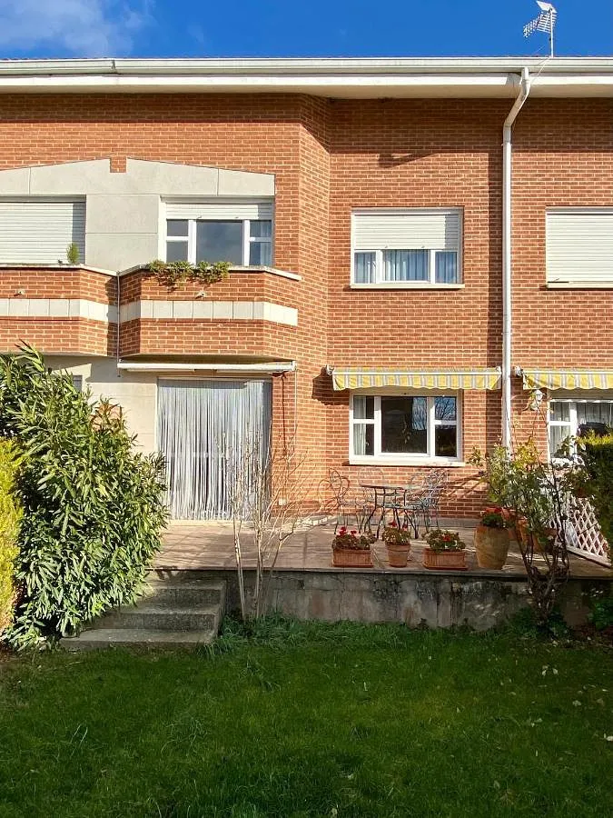 Ferienhaus für 5 Personen, mit Terrasse und Pool - 1