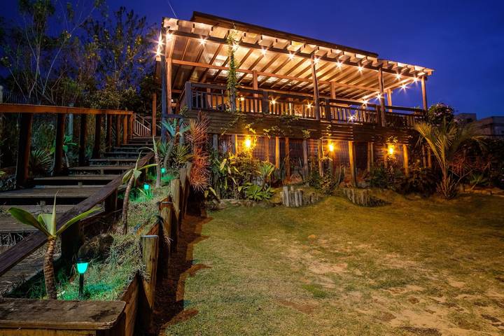 Casas e apartamentos de temporada para 14 pessoas, com jardim em Imbituba