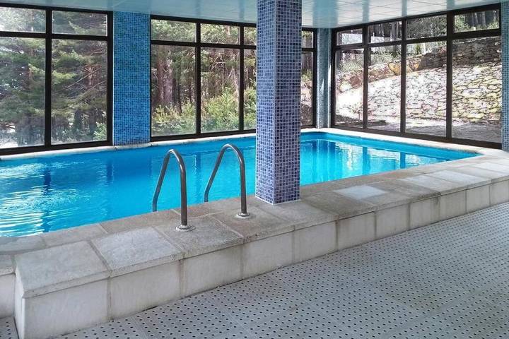 Apartamento para 3 personas, con Terraza y Jardín además de Piscina y Sauna en Estación de esquí de La Pinilla