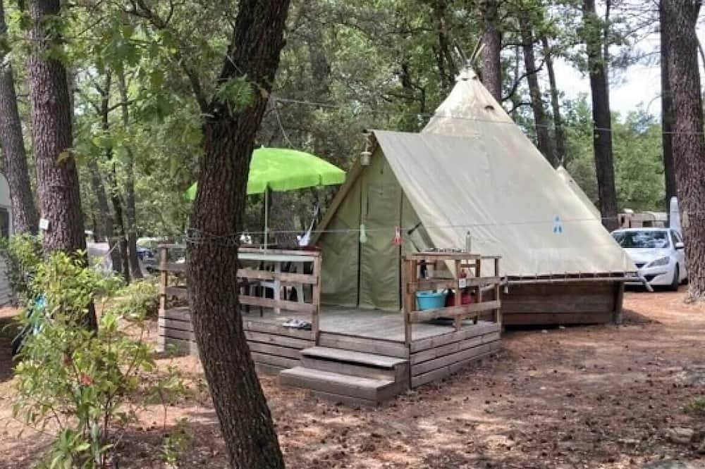 Zecamping 3* piscine chauffée toboggans dog friendly tente 22m2 2 pers in Bollène, Vaucluse