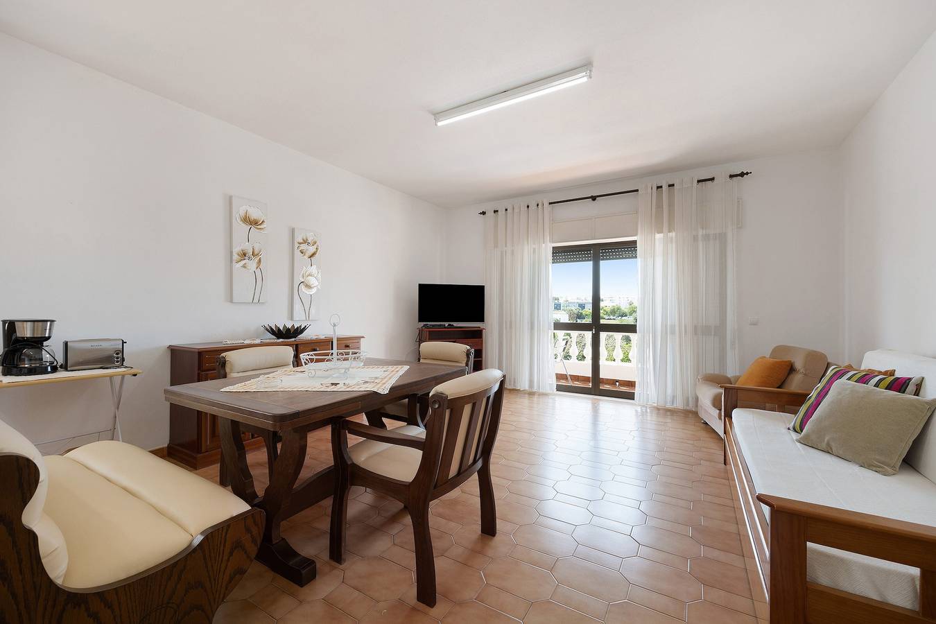 Ganze Wohnung, Ferienwohnung 'Casa Atlântico nº4' in Meeresnähe mit Gemeinschaftspool und Wlan in São Sebastião, Lagos
