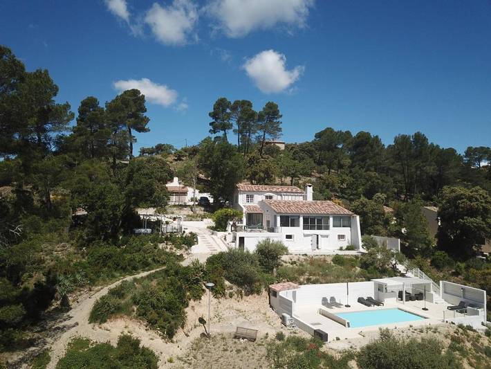 Gîte pour 3 personnes, avec vue sur le lac et jardin ainsi que vue et piscine à Esparron-de-Verdon - 3
