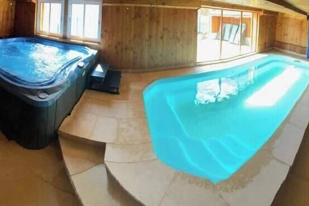 Chalet 2 A 6 Pers  Gratuit Piscine,Spa,Parc Jeux Géant,Bowling,Bar Crêpes in Le Thillot, Région d'Épinal
