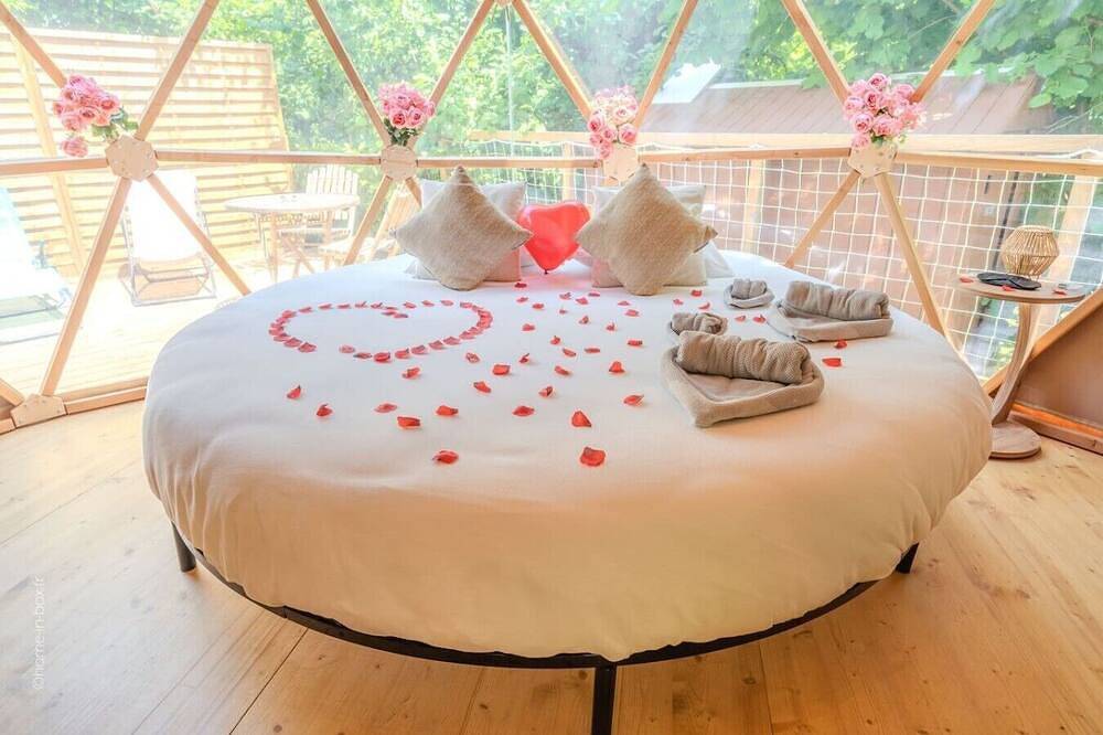 Fiore Dome with Jacuzzi 15 min from Disney in Nanteuil-lès-Meaux, Seine-et-Marne