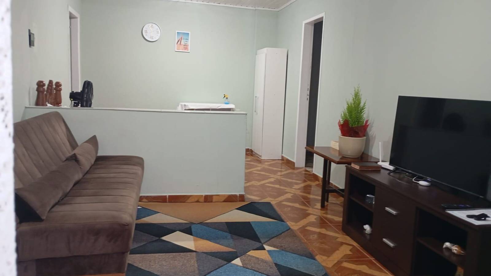 Luxuriöses, geräumiges Haus für bis zu 09 Personen in der Guaritá-Straße in Fazenda Rio Grande, Paraná