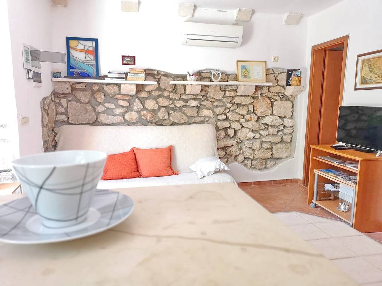 Ganze Wohnung, Olive's Apartment-Two Bedroom Apartment with Terrace in Trstenik, Peljesac