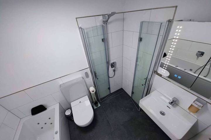 Ferienwohnung für 6 Personen, mit Whirlpool und Terrasse in Waldbronn