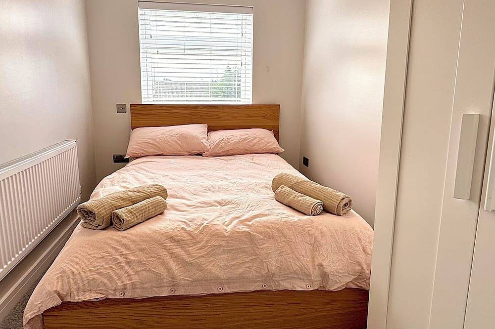 Modern 2-bed house, Coventry with Ev charger in Coventry, Birmingham Area