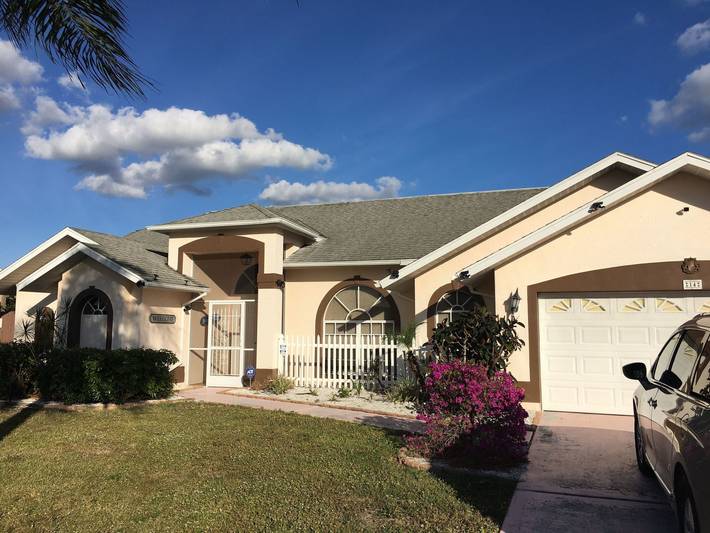 Vacation rental for 8 people, with terrace and yard in Lehigh Acres
