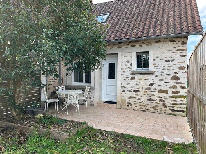 Location de vacances pour 4 personnes, avec terrasse et jardin à La Coquille