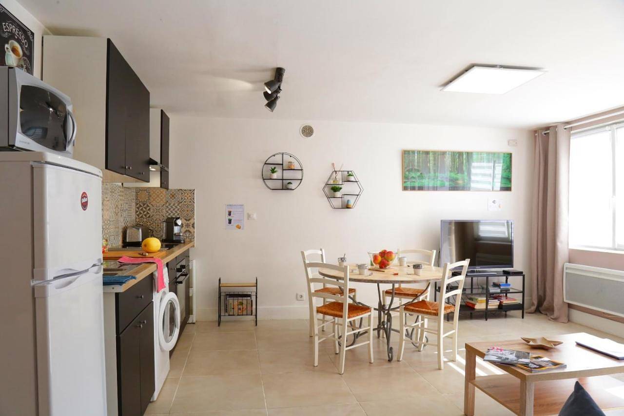 Appartement entier, Standard Apartment in Monchy-Saint-Éloi, Oise