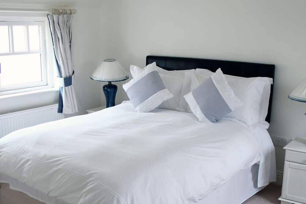 Luxury 4 bedroomed lodge beside Lahinch Golf Course in Lahinch, County Clare