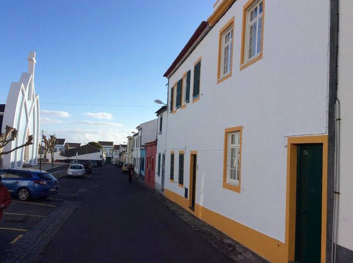 Casa de férias para 7 pessoas, com jardim e vista em Ponta Delgada