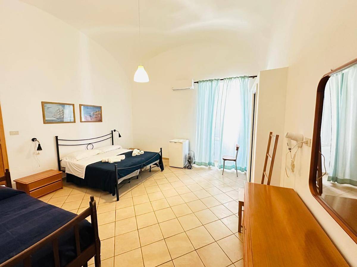 Clorinda - Immobilevante in La parata, Ponza